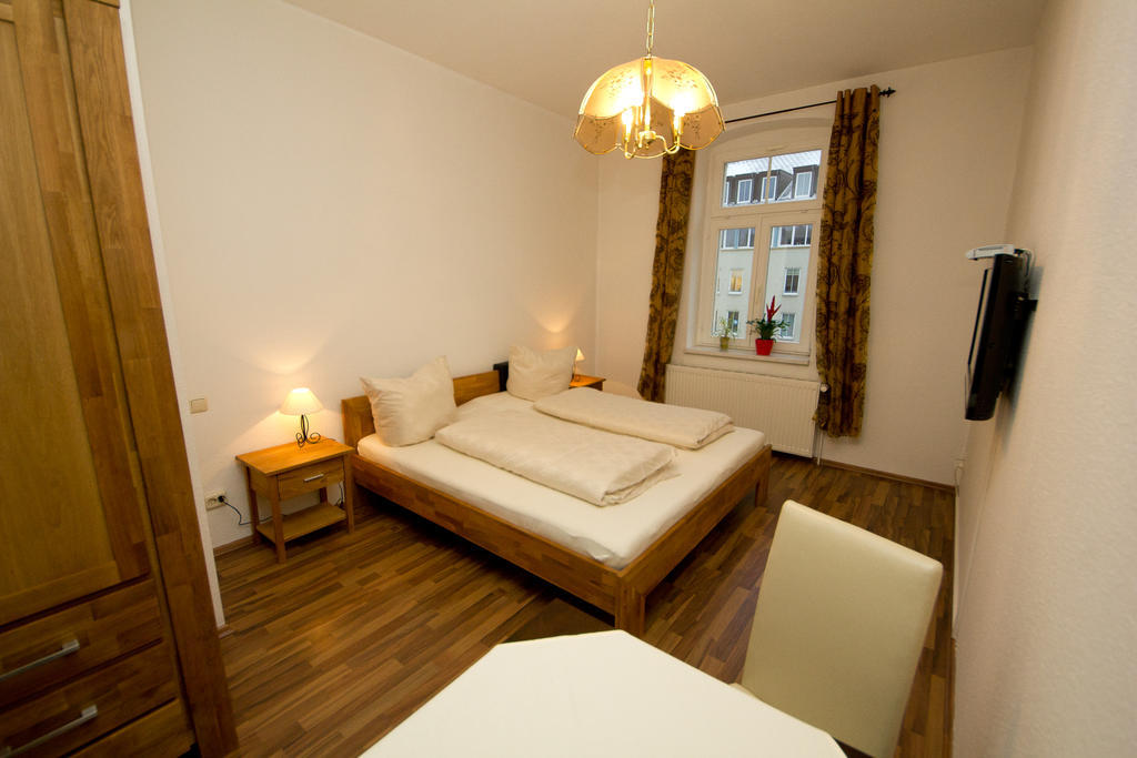 Hotel Garni Am Klostermarkt Plauen Habitación foto
